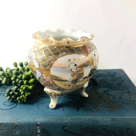 Vtg Japanese Bowl Translucent Gilded Moriage Porcelain Ruffled 3 and a half inch - Picture 2 of 9